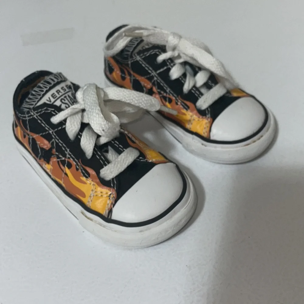 Converse One Star Infant Sneakers. Black With Flames. Excellent Condition Size 5
